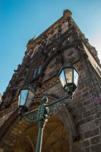 低反発と高反発の枕の違いは何ですか？