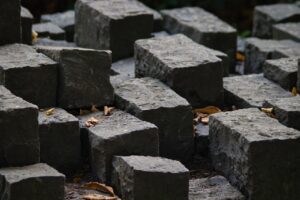 枕の素材は羽毛とフェザーどちらがいい？特徴や注意点を徹底解説！
